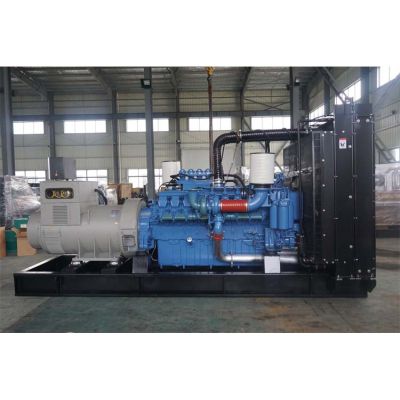 200kw奔馳柴油發電機組-奔馳6缸柴油機6R1600G10F柴油發電機組,缸徑/行程：122/150mm,柴油發電機組水冷發動機功率242KW,柴油發電機組配套馬拉松斯坦福發電機。廠價直銷歡迎選購：13773399855。