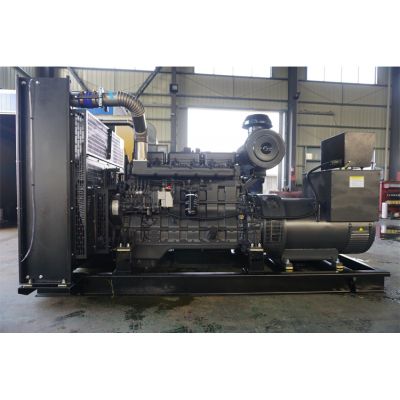300kw申動柴油發電機組-申動6缸柴油機SD13G420D2柴油發電機組,缸徑/行程：135/150mm,柴油發電機組水冷發動機功率308KW,柴油發電機組配套馬拉松斯坦福發電機。廠價直銷歡迎選購：13773399855。