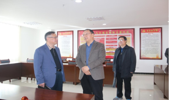 省委常委、省總工會主席馬吉孝等一行蒞臨青海物產(chǎn)集團公司視察，調(diào)研指導道路貨運企業(yè)建會、貨運司機入會等工作